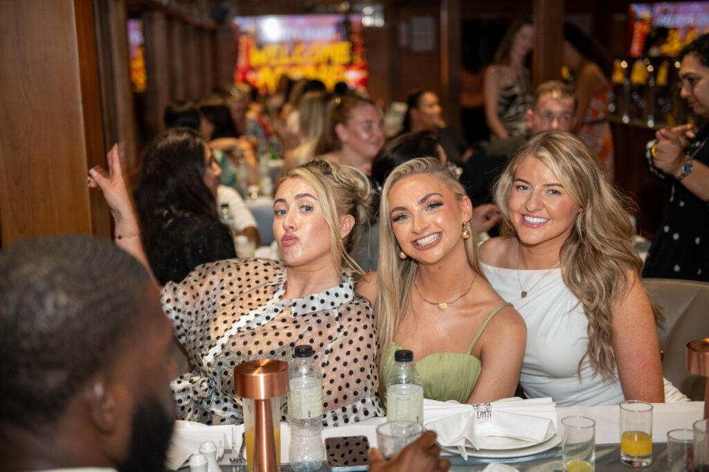 party at dinner cruise dubai