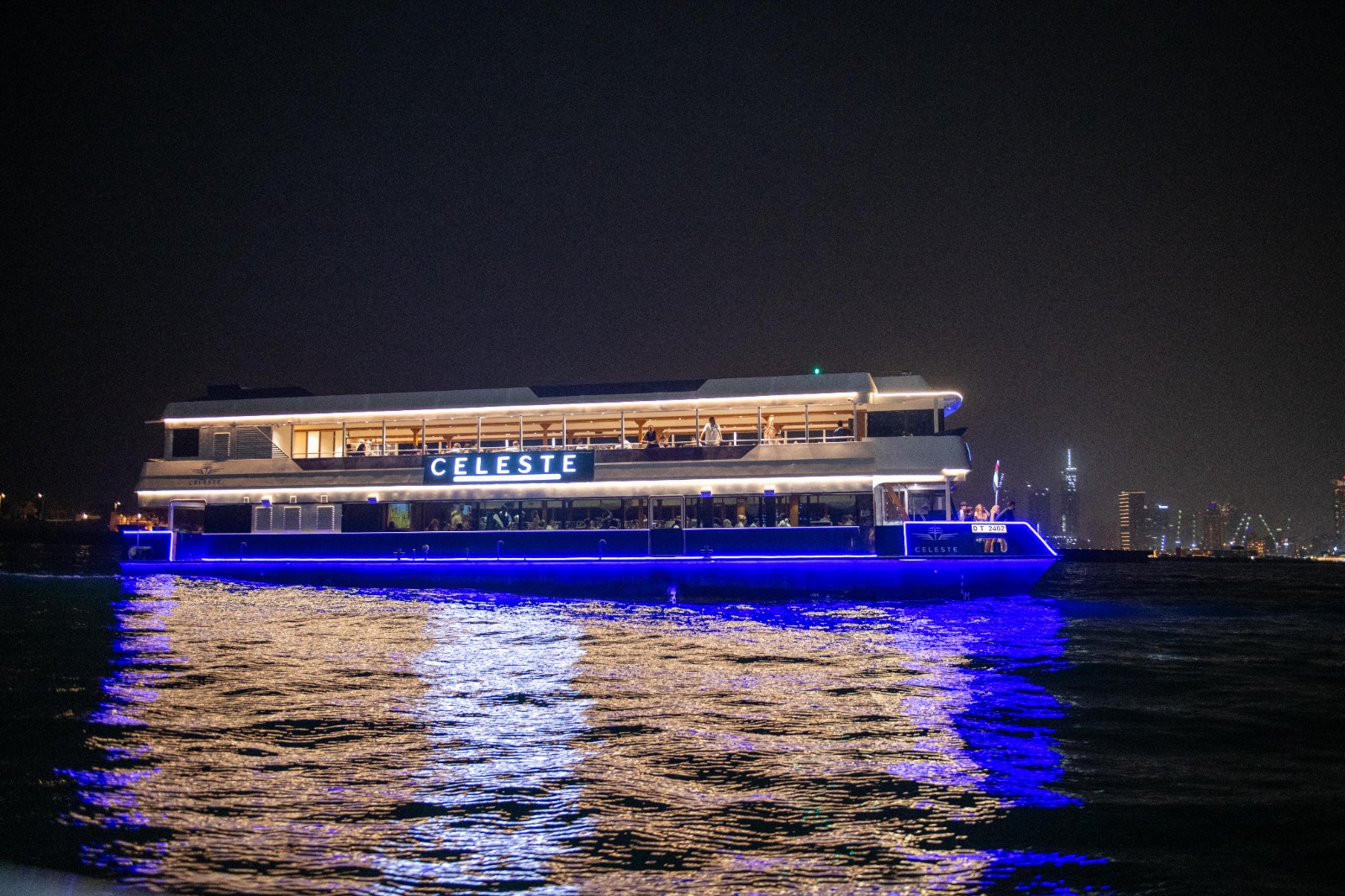 dinner cruise dubai night views