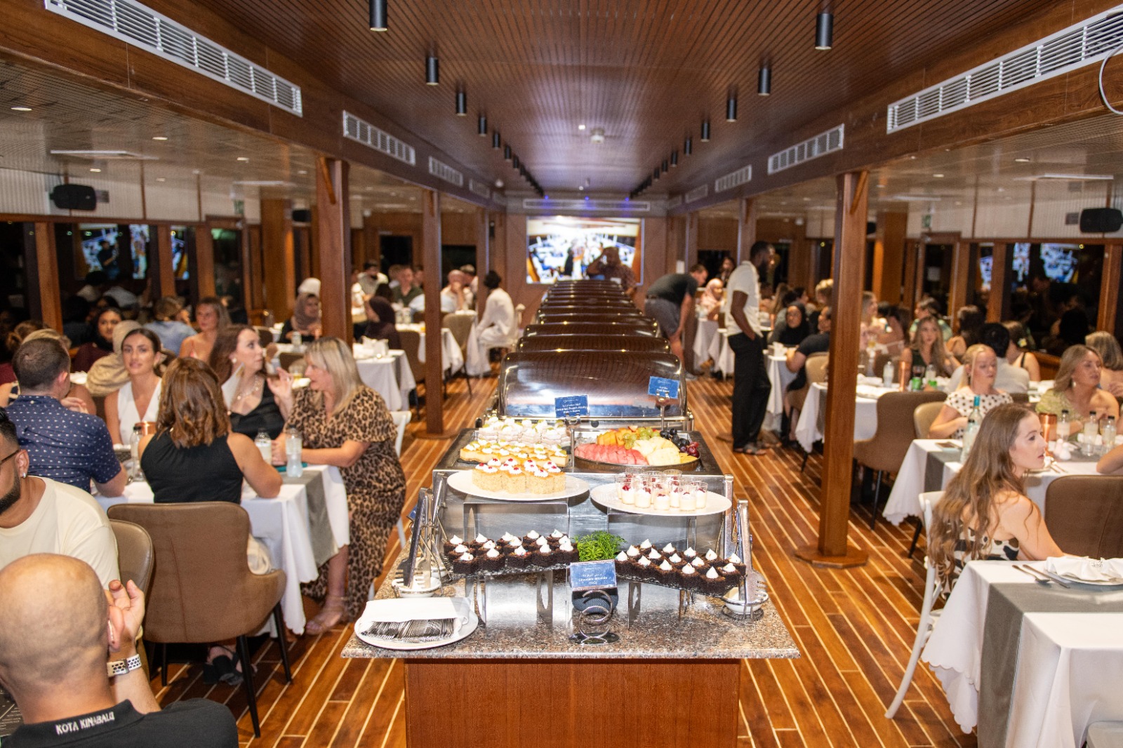 Boat Cruise in Dubai with Corporate Dining Experience