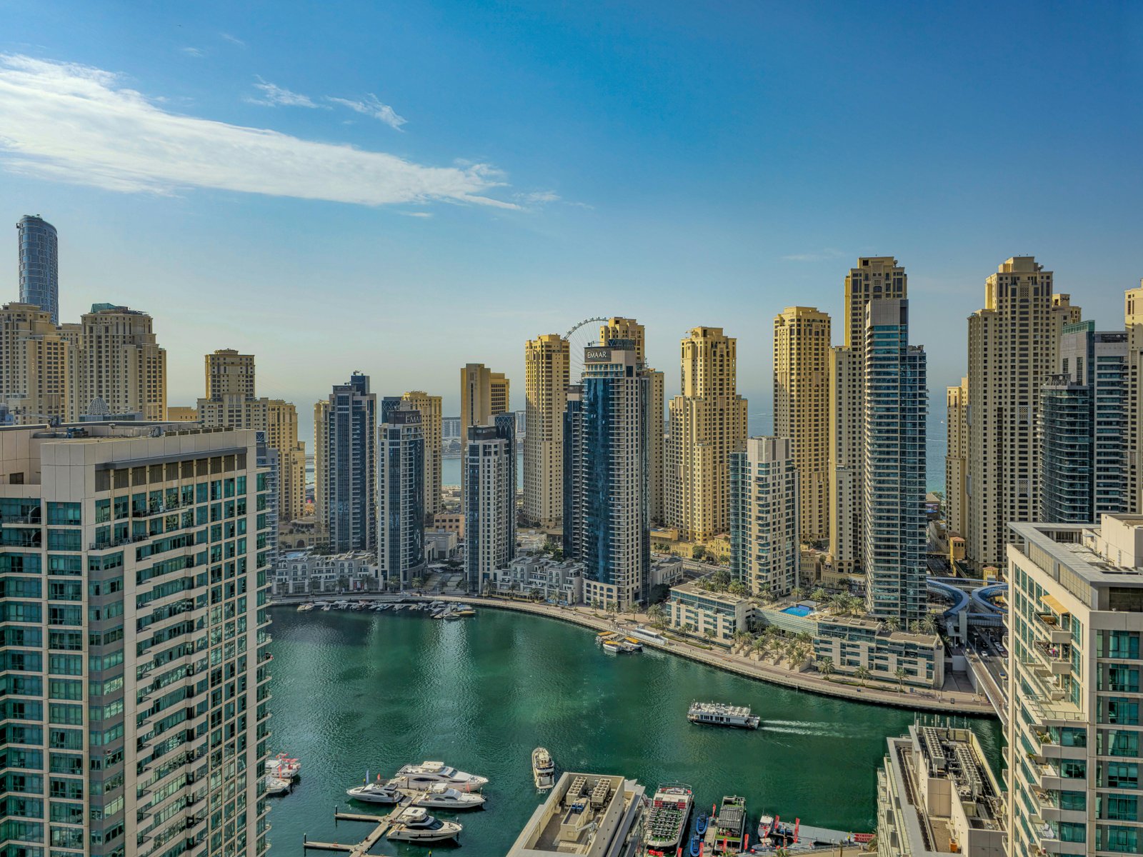 Luxury Dinner Cruise At Dubai Marina