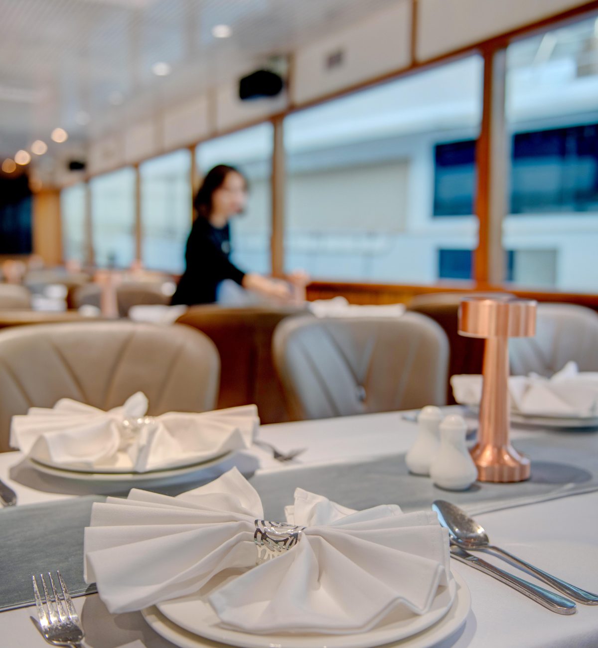 Dining table at dinner cruise dubai marina